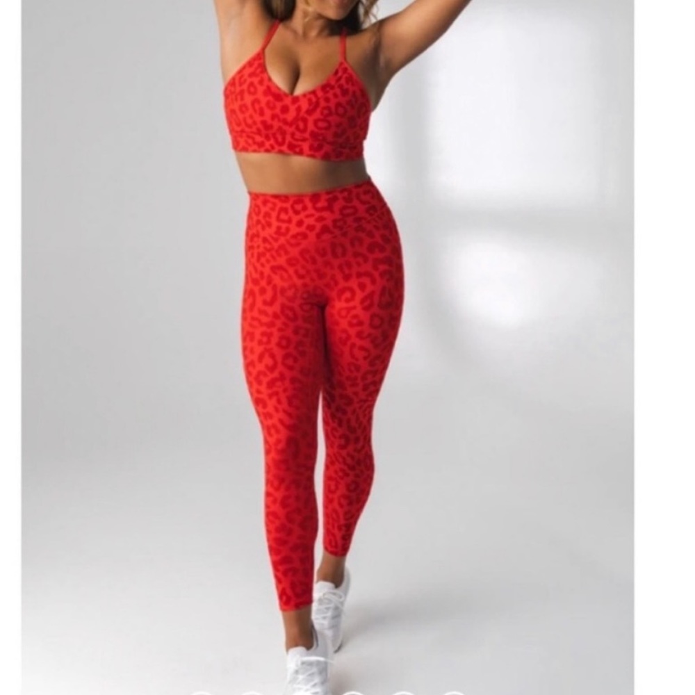 Balance Athletica The lux pant legging panther women Size M Red Velvet